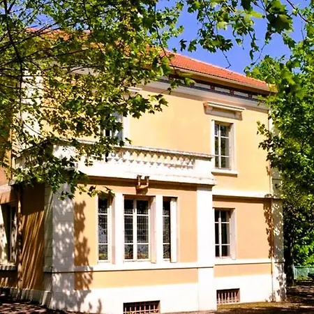 Castel Maison-table D'hotes & Jardin-refuge De Biodiversite Bed & Breakfast Rillieux-la-Pape