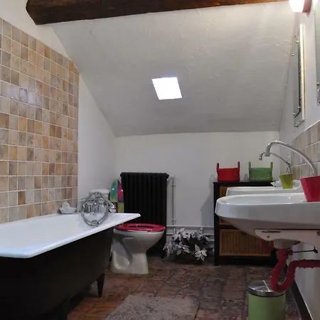 Castel Maison-table D'hotes & Jardin-refuge De Biodiversite Bed & Breakfast Rillieux-la-Pape