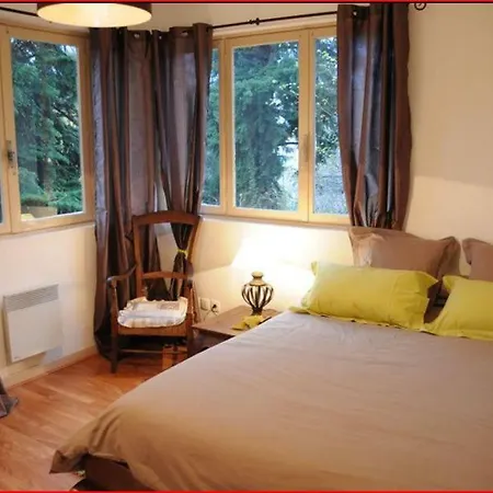 Bed & Breakfast Castel Maison-table D'hotes & Jardin-refuge De Biodiversite Rillieux-la-Pape